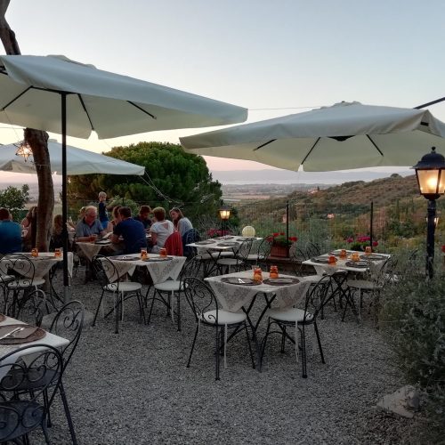 “Circuiti di Gusto”: la prima cena con la cantina Poggio Santa Maria a la Loggetta di Paciano